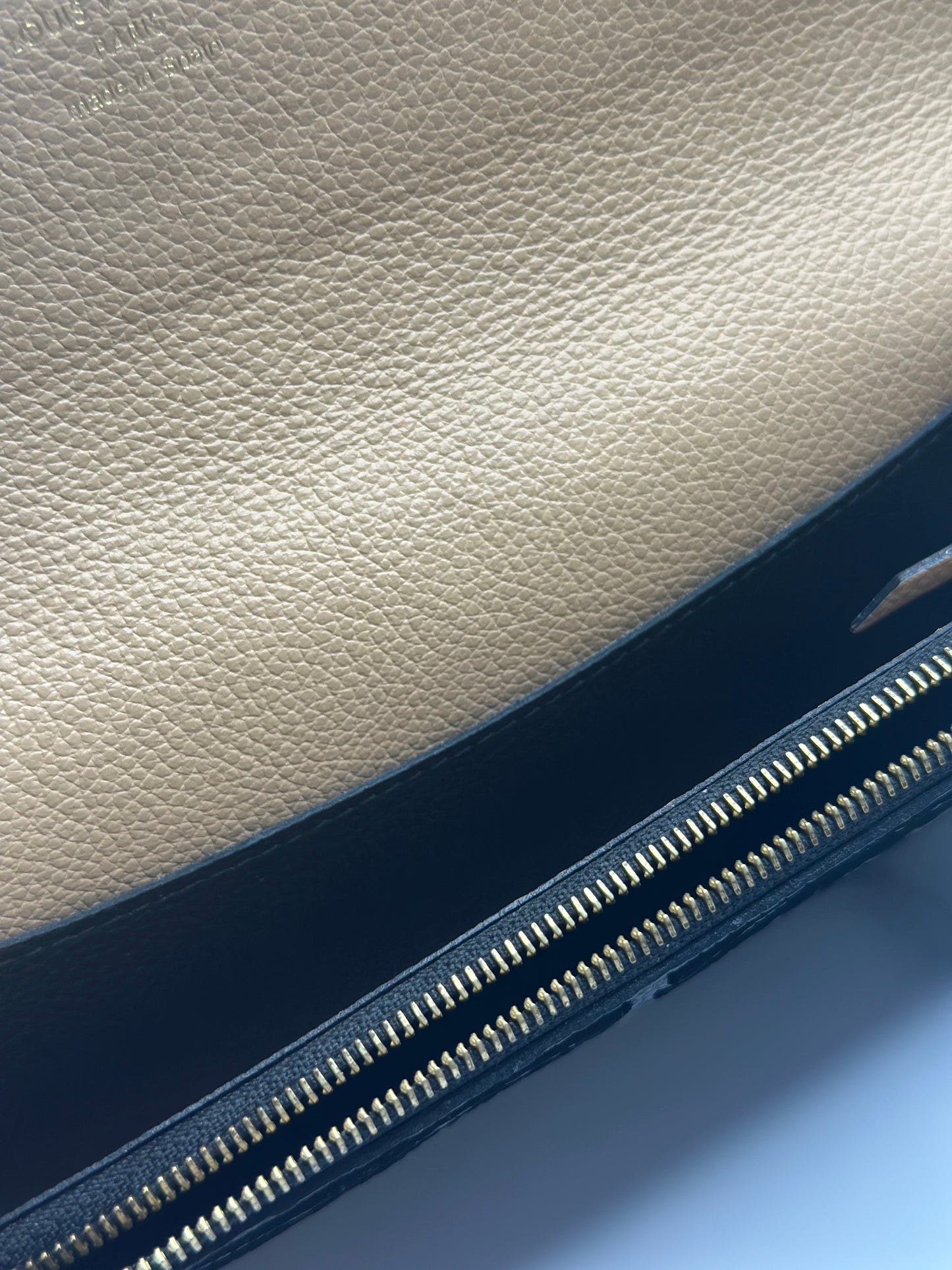 Pre-owned Louis Vuitton black Empriente leather monogram Emilie wallet