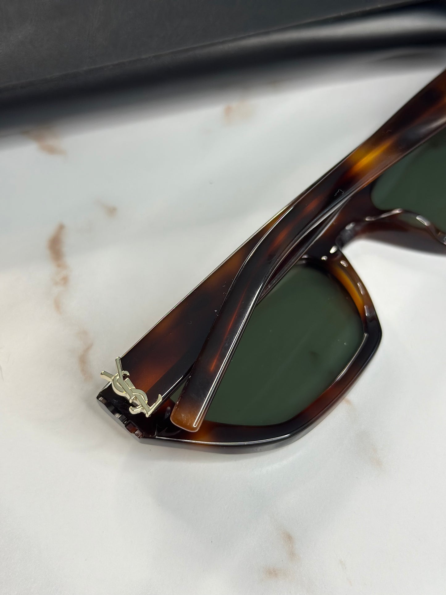 Pre-owned Saint Laurent logo Tortise sunglasses