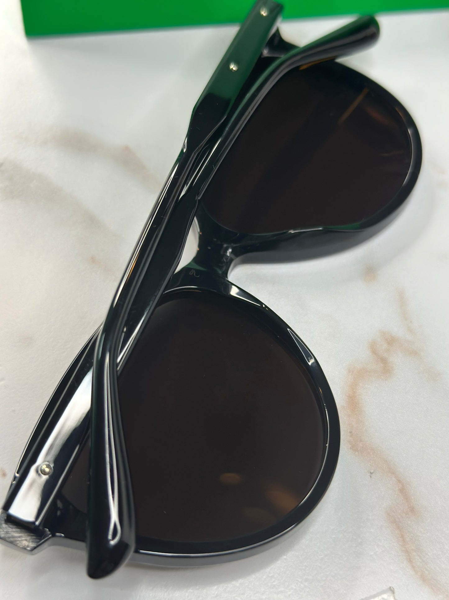 Pre-owned Bottega Veneta shiny black textured sunglasses