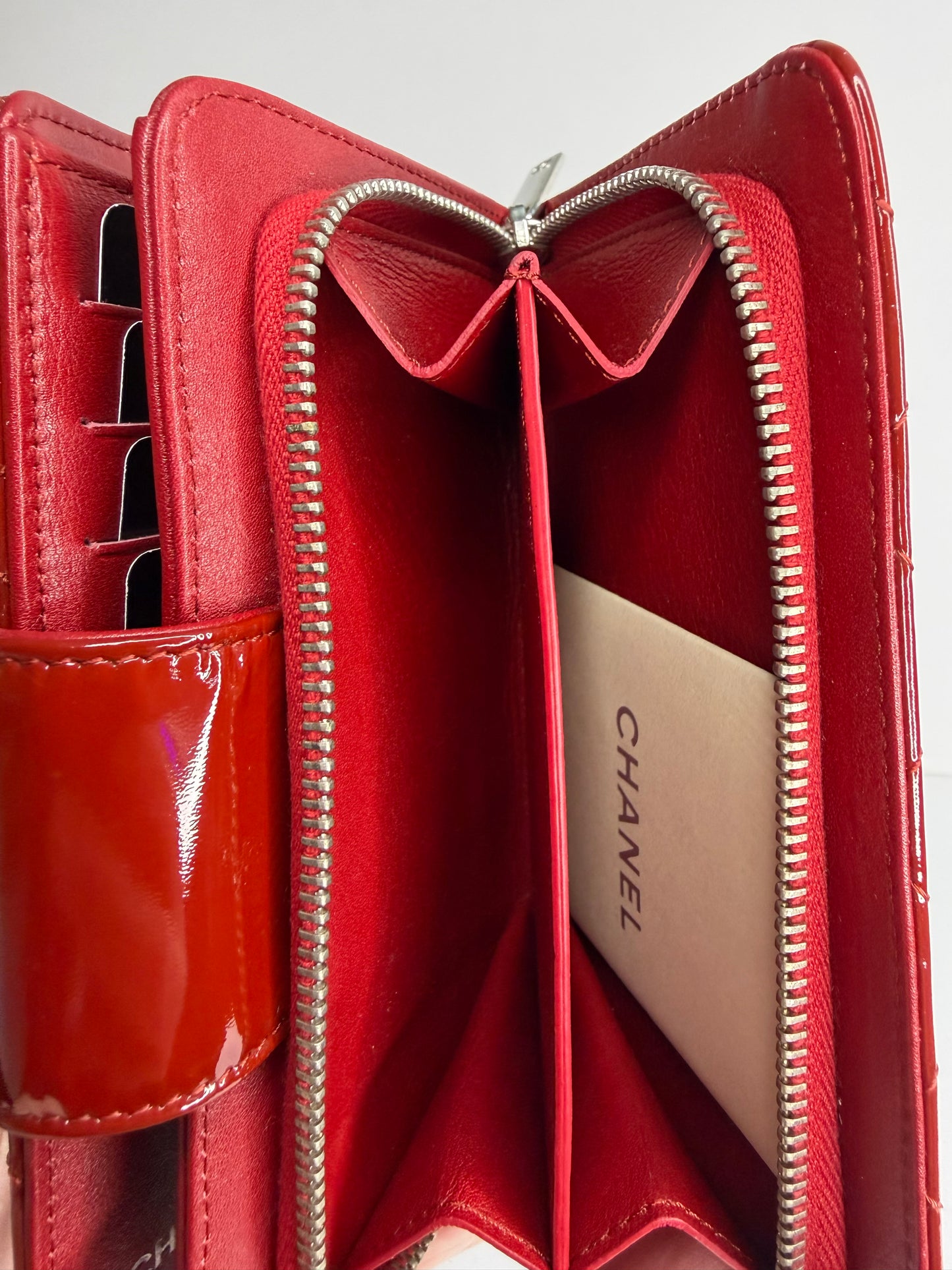 Pre-owned Chanel Quilted Red Patent Leather medium wallet