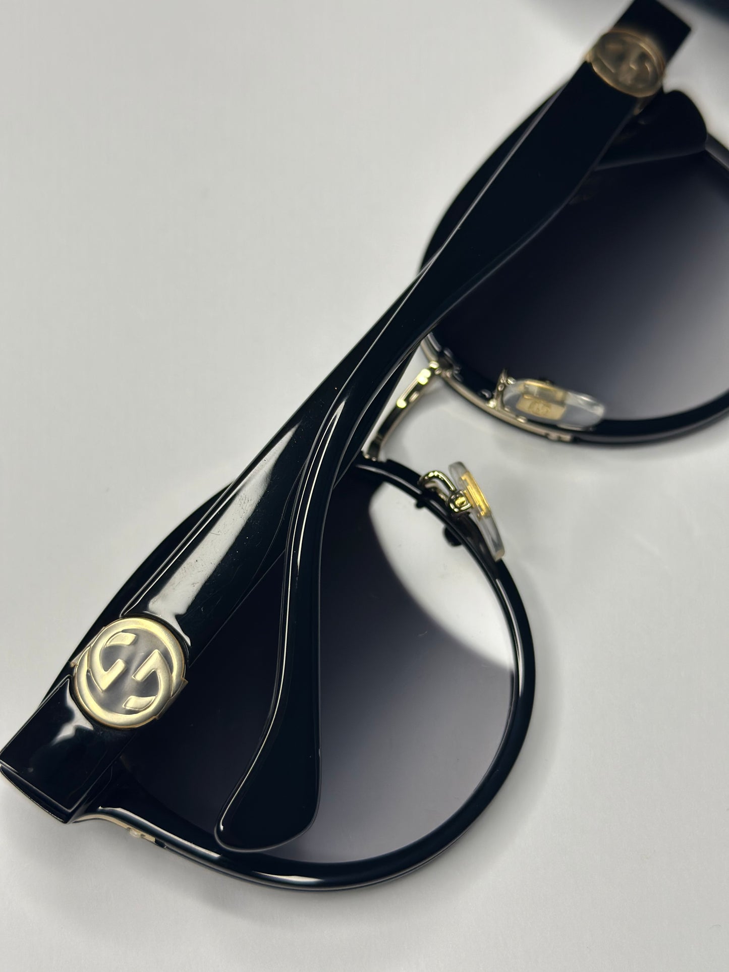Pre-owned Gucci interlocking logo black sunglasses