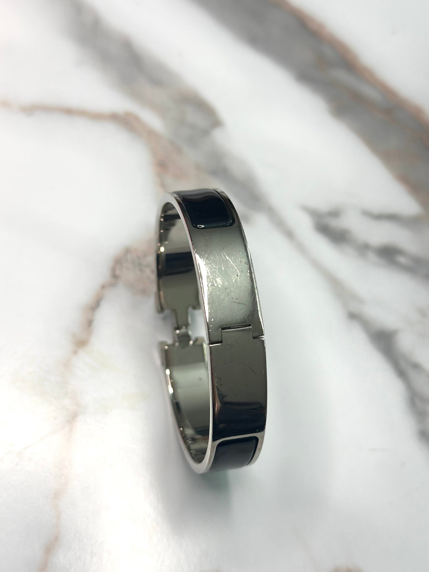 Pre-owned Hermes Clic H PM Black Enamel x palladium hardware bracelet