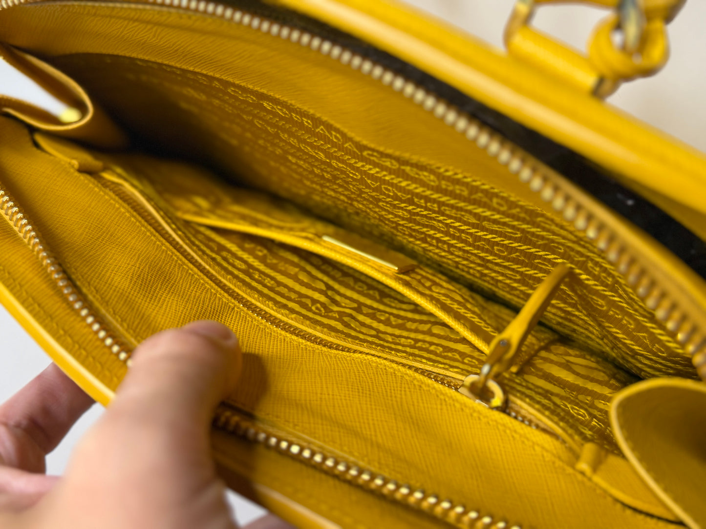 Pre-owned Prada Saffiano Lux Parabole Tote Mimosa