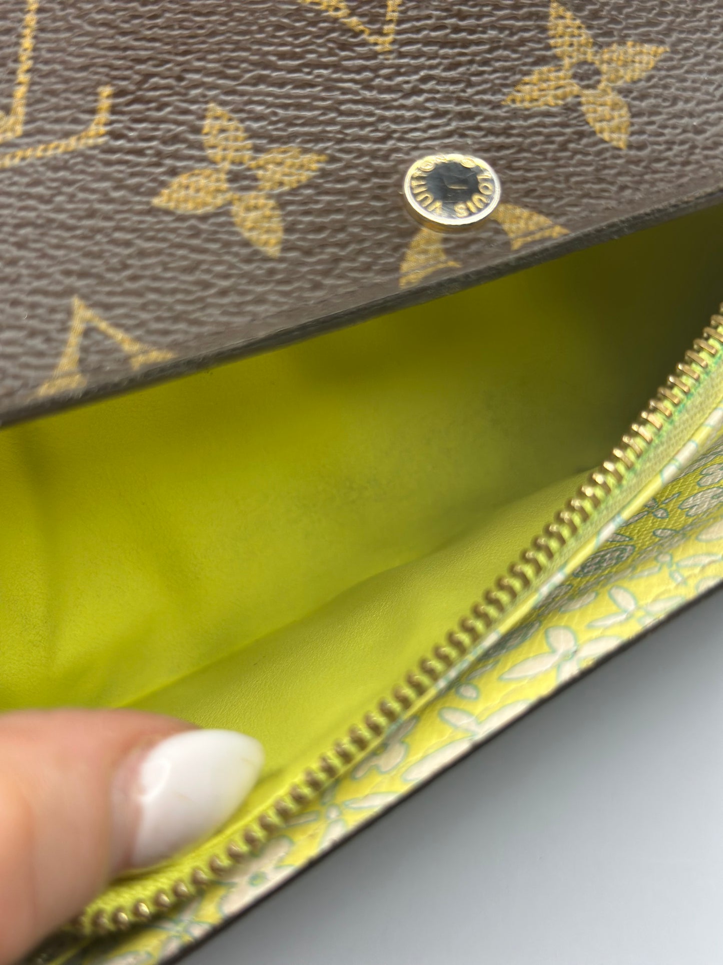 Pre-owned Louis Vuitton monogram canvas Limited, edition Sara wallet