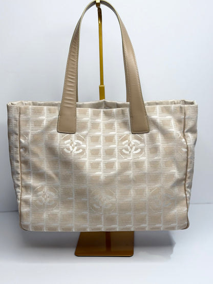 Pre-owned Chanel beige nylon travel line medium tote
