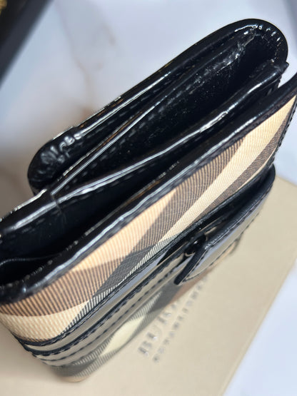 Pre-owned Burberry nova check Penrose compact wallet