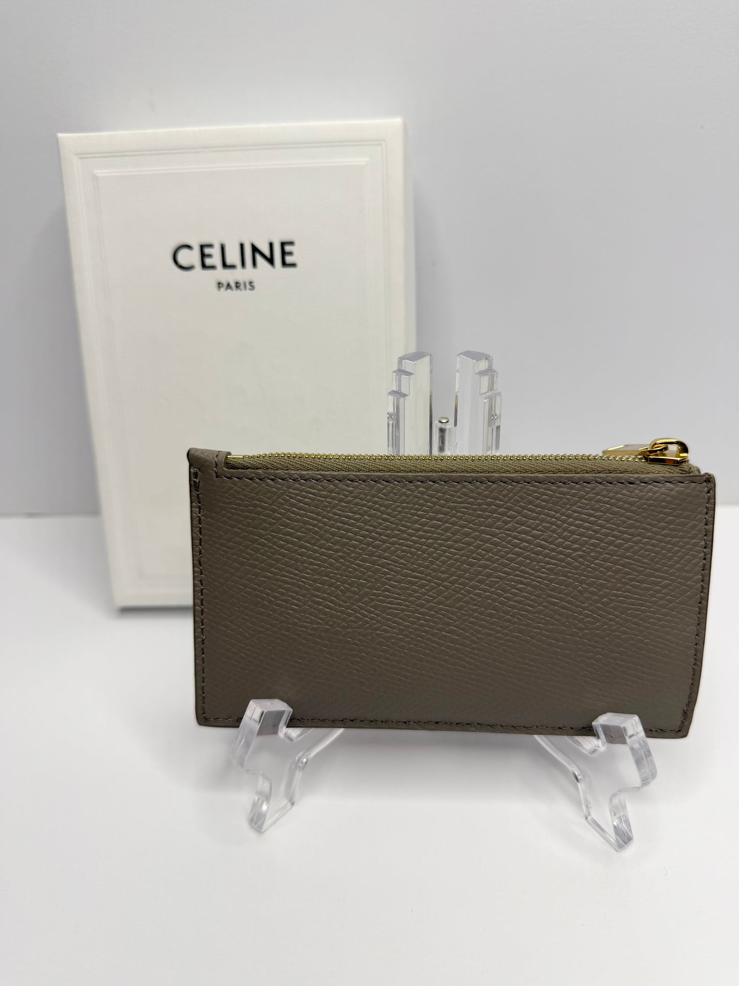 Pre-owned Celine zipped card holder in gray grained calfskin leather