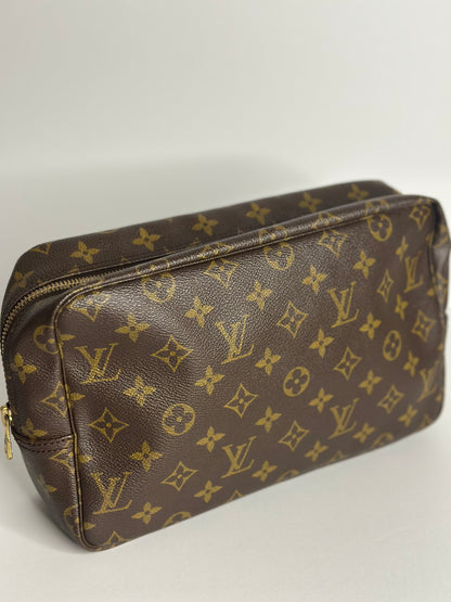 Pre-owned Louis Vuitton monogram canvas toiletry 28 pouch