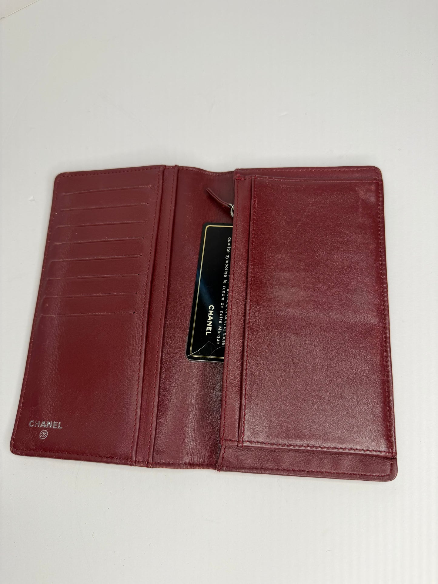 Pre-owned Chanel burgundy caviar leather  Timeless CC L Yen Wallet