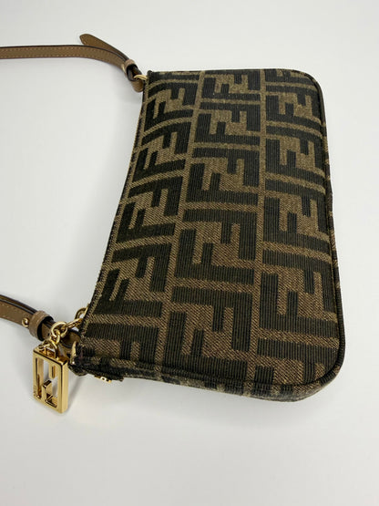 Pre-owned Fendi Baguette Pouch
Brown jacquard FF canvas