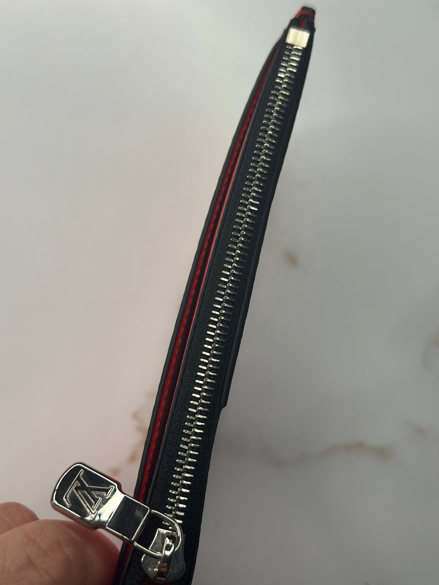 Pre-owned Louis Vuitton Taigarama Coin Card Holder in Rouge