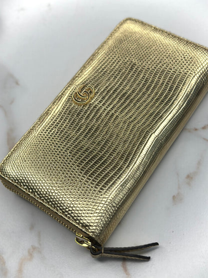 Pre-owned Gucci GG Marmont gold textured leather zippy wallet