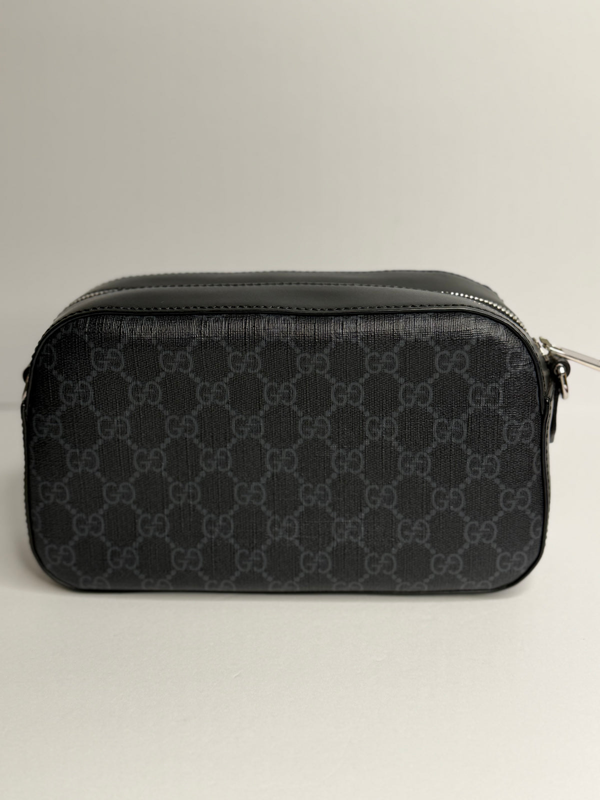 Pre-owned Gucci GG supreme canvas camera bag