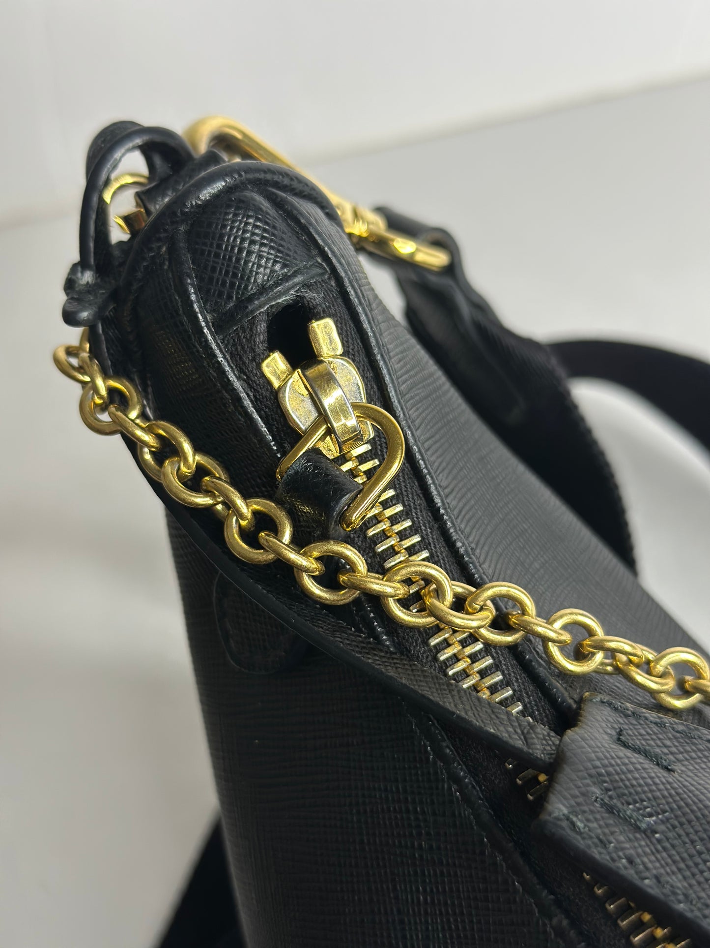 Pre-owned Prada black Saffiano leather re-edition, Crossbody