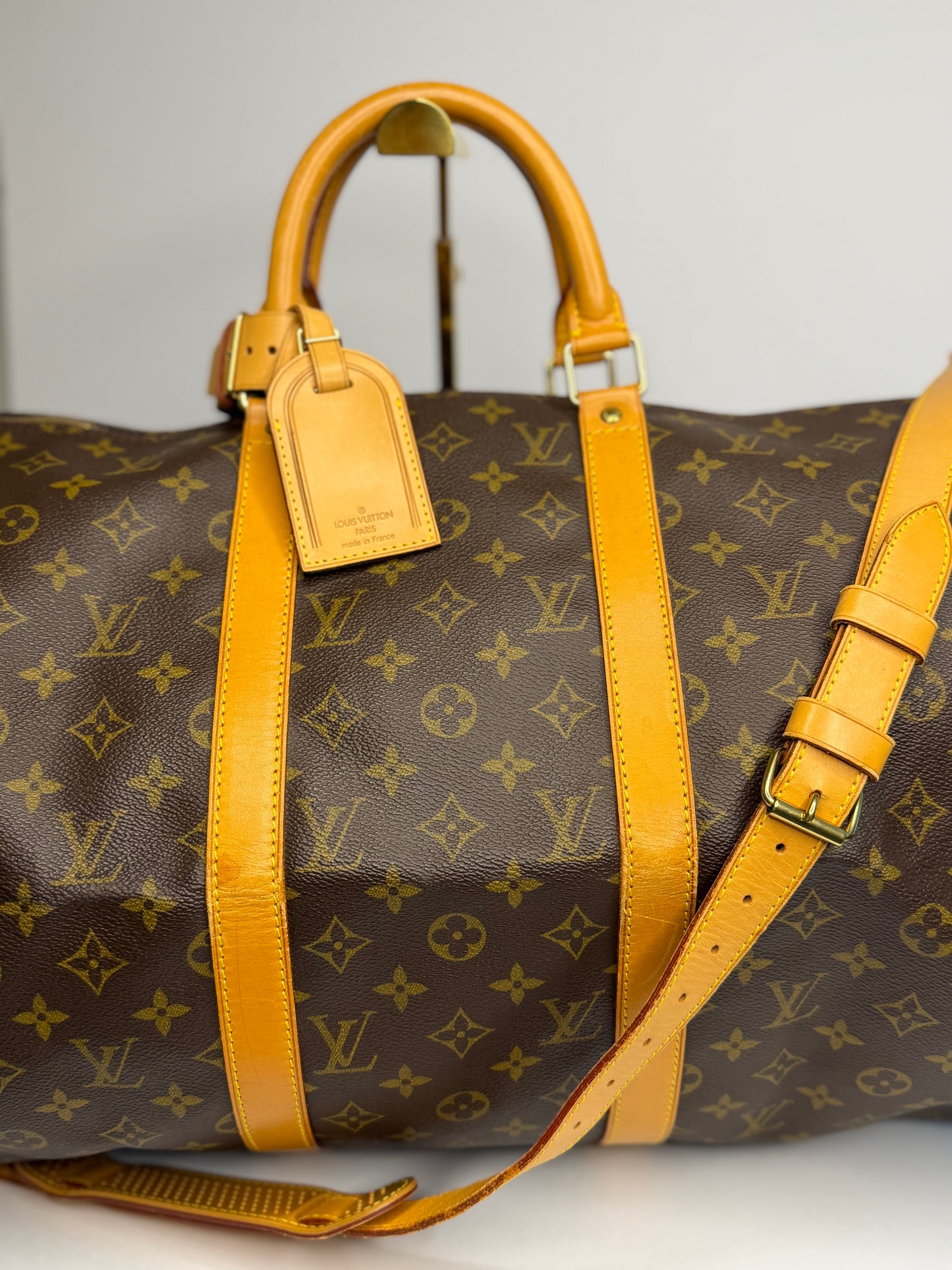 Pre-owned Louis Vuitton monogram canvas Keepall bandolier 50 luggage