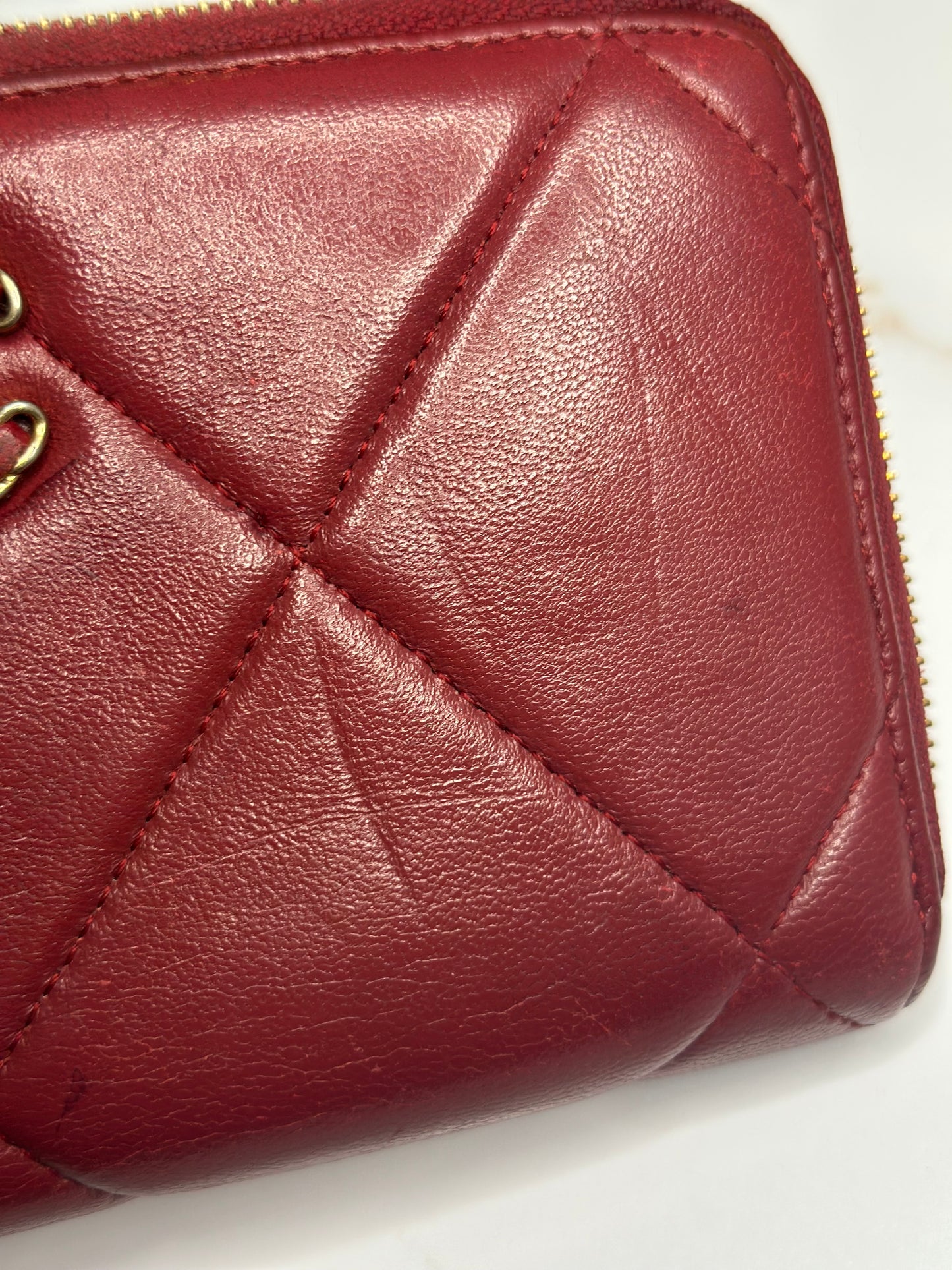 Pre-owned Chanel 19 Zipped Wallet dark red quilted lambskin