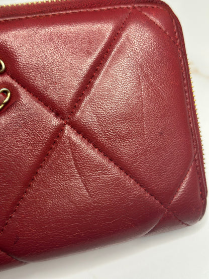 Pre-owned Chanel 19 Zipped Wallet dark red quilted lambskin