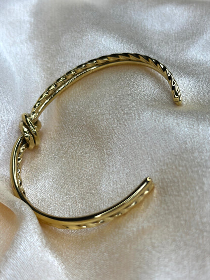 Santa Monica knot cuff gold bangle