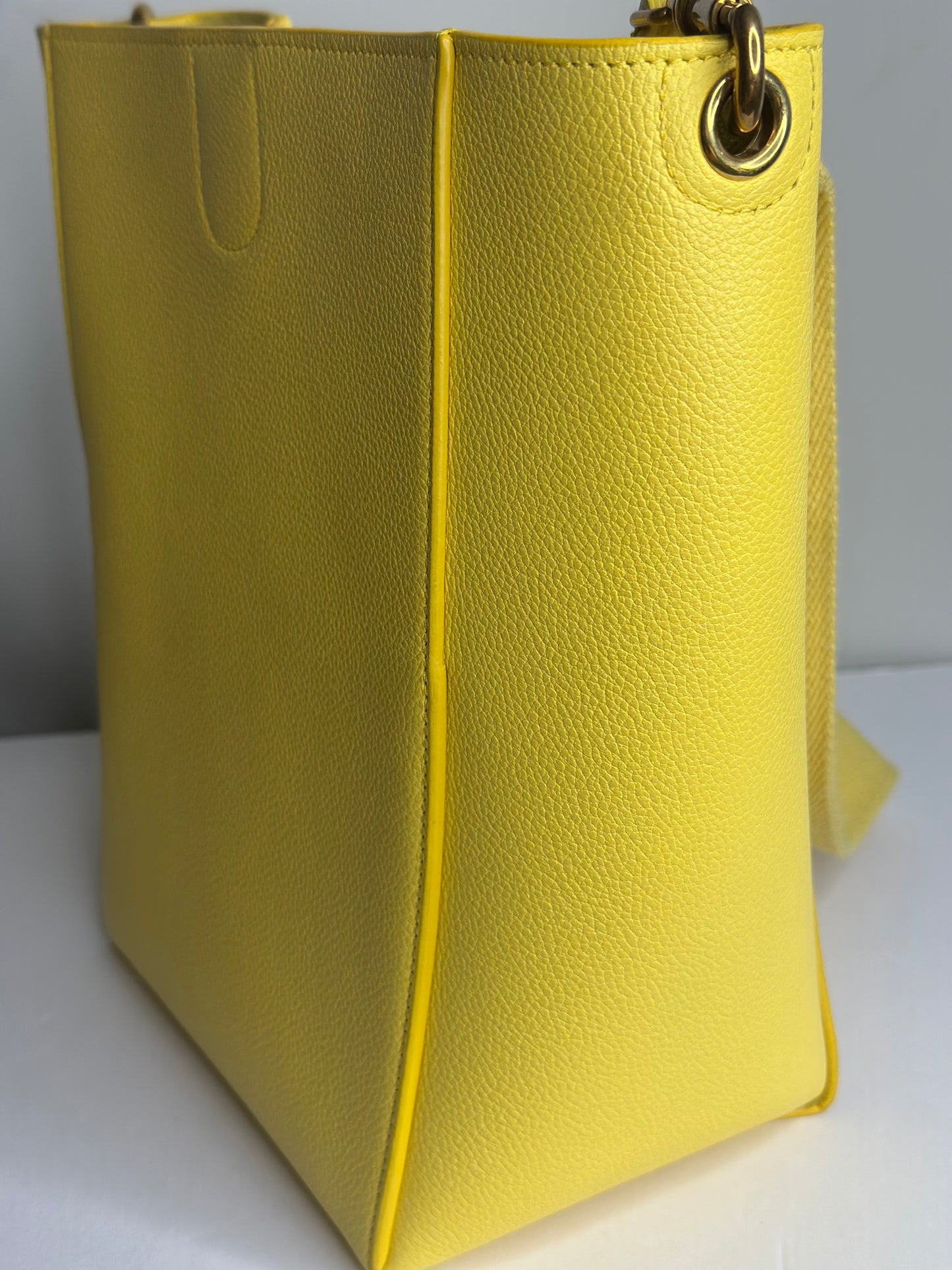 Pre-owned Celine Soft Grained yellow Calfskin Small Sangle Bucket Bag