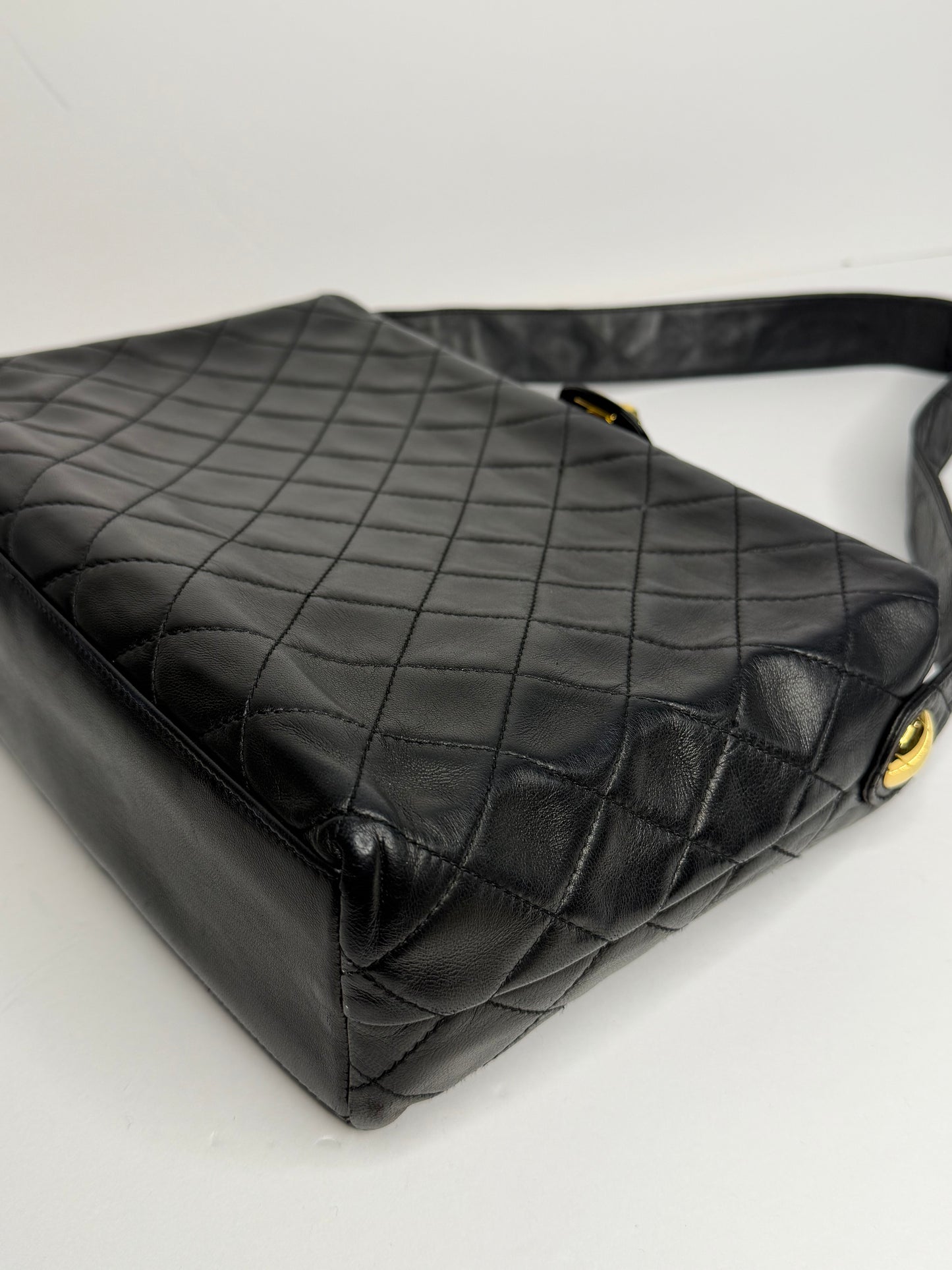Pre-owned Chanel vintage 1992-1994 quilted lambskin shoulder bag