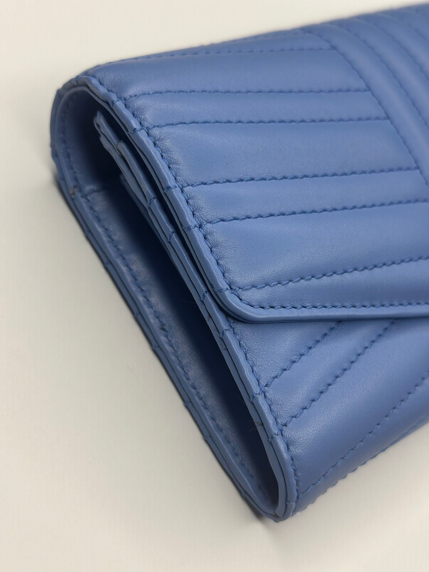 Pre-owned Gucci Continental Wallet Blue with Cherry Charm