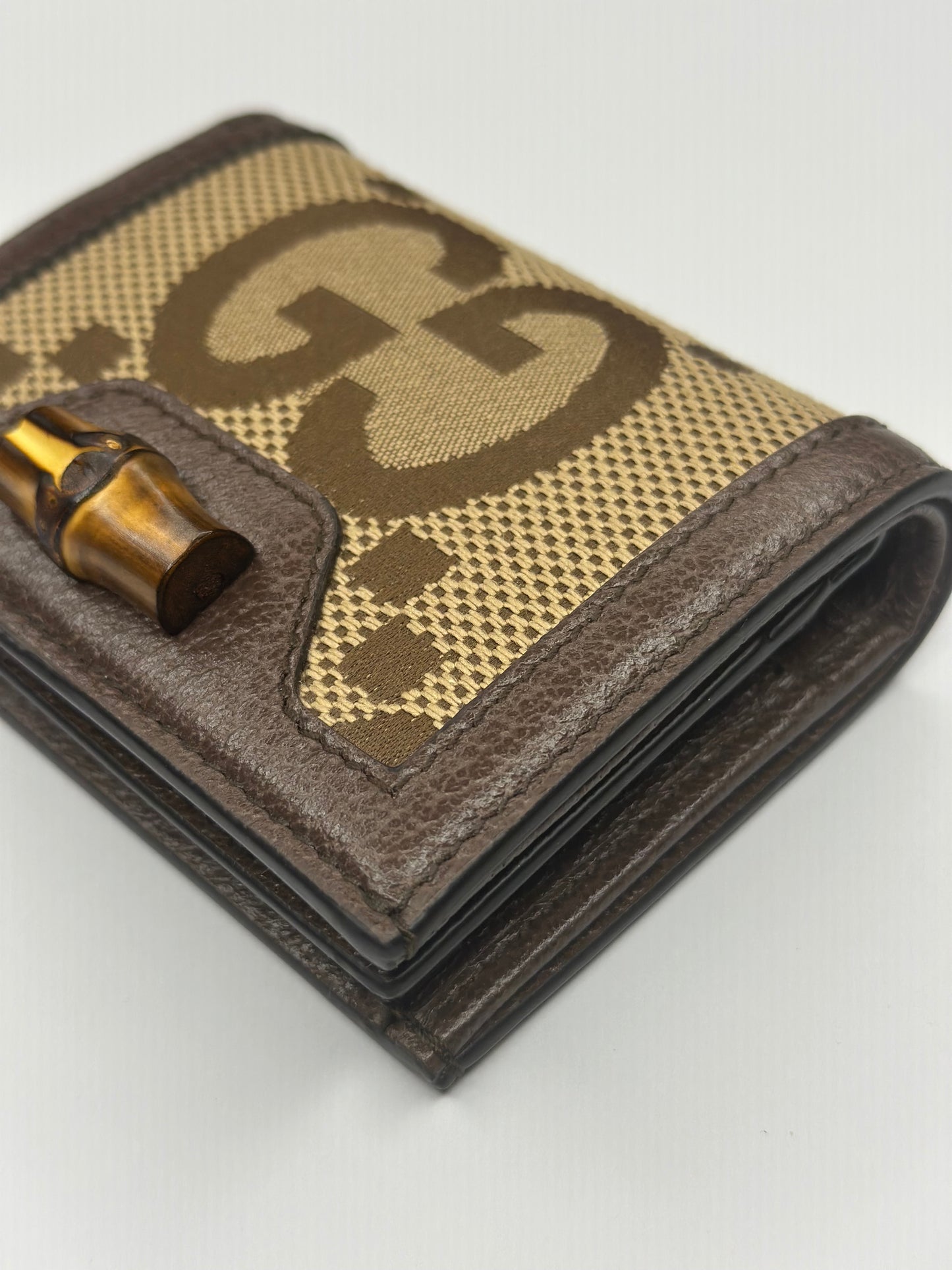Pre-owned Gucci Diana Jumbo GG Bamboo Wallet Beige Brown
Compact Bifold Canvas