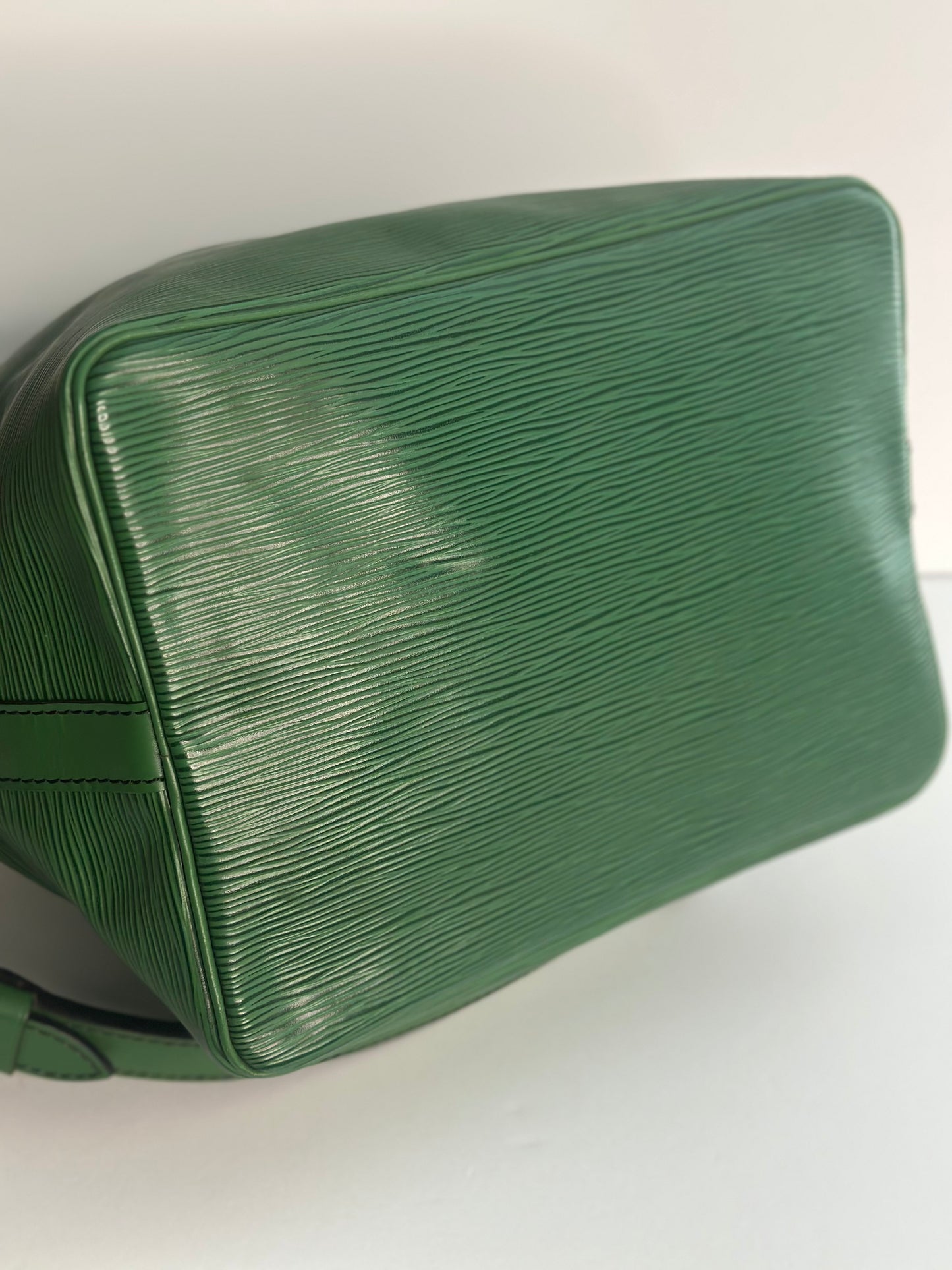 Pre-owned Louis Vuitton vintage green Epi Noe shoulder bag