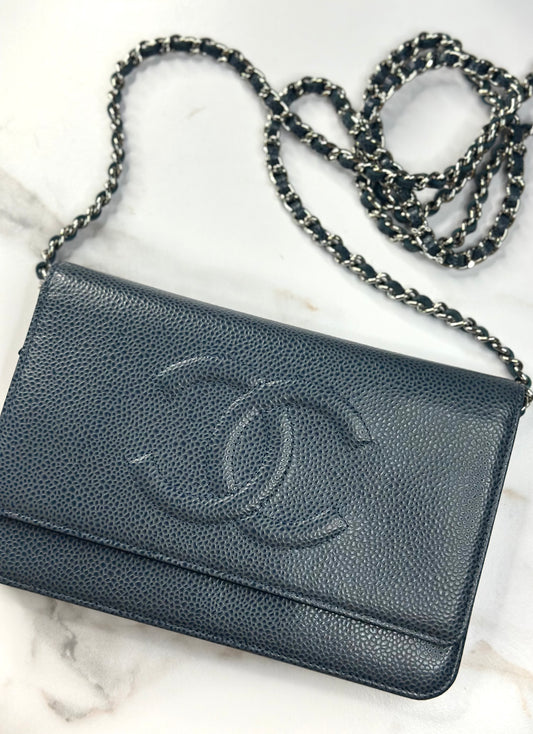 Pre-owned Chanel Timeless Wallet on Chain in blue caviar leather with silver-tone hardware