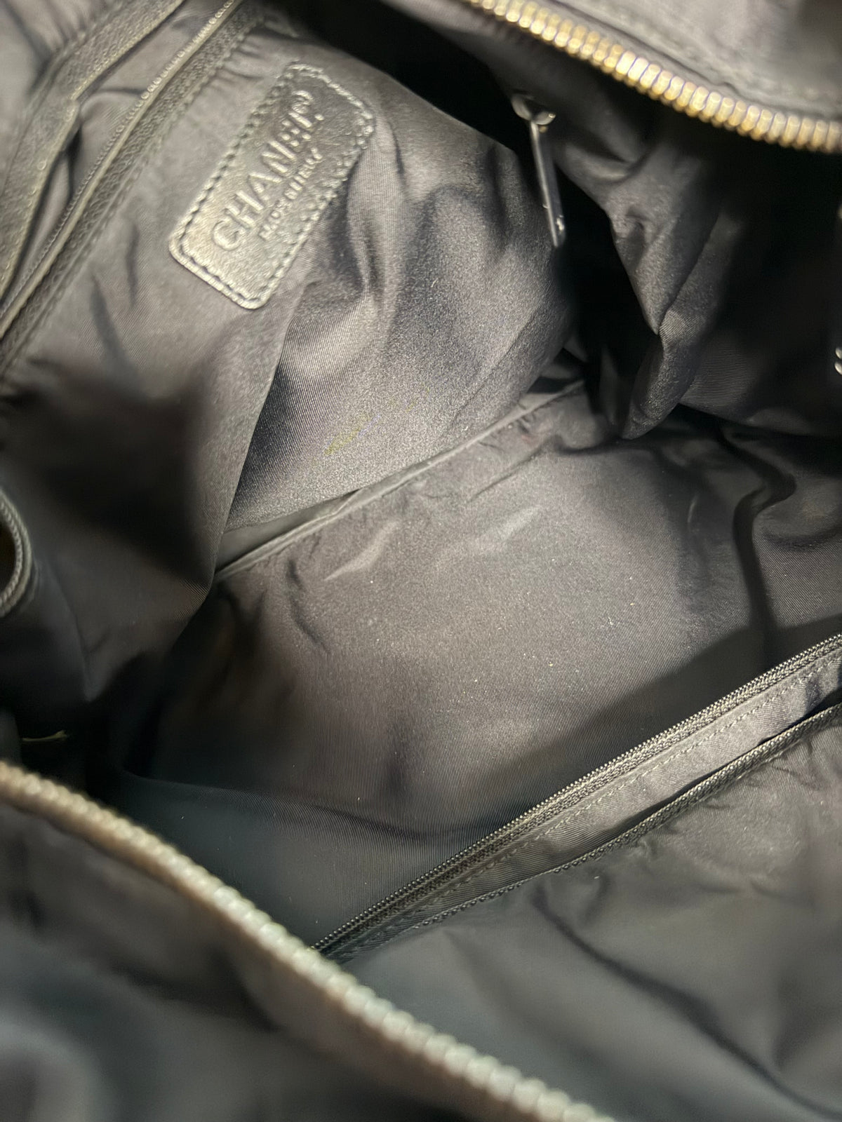 Pre-owned Chanel black nylon, medium travel line tote