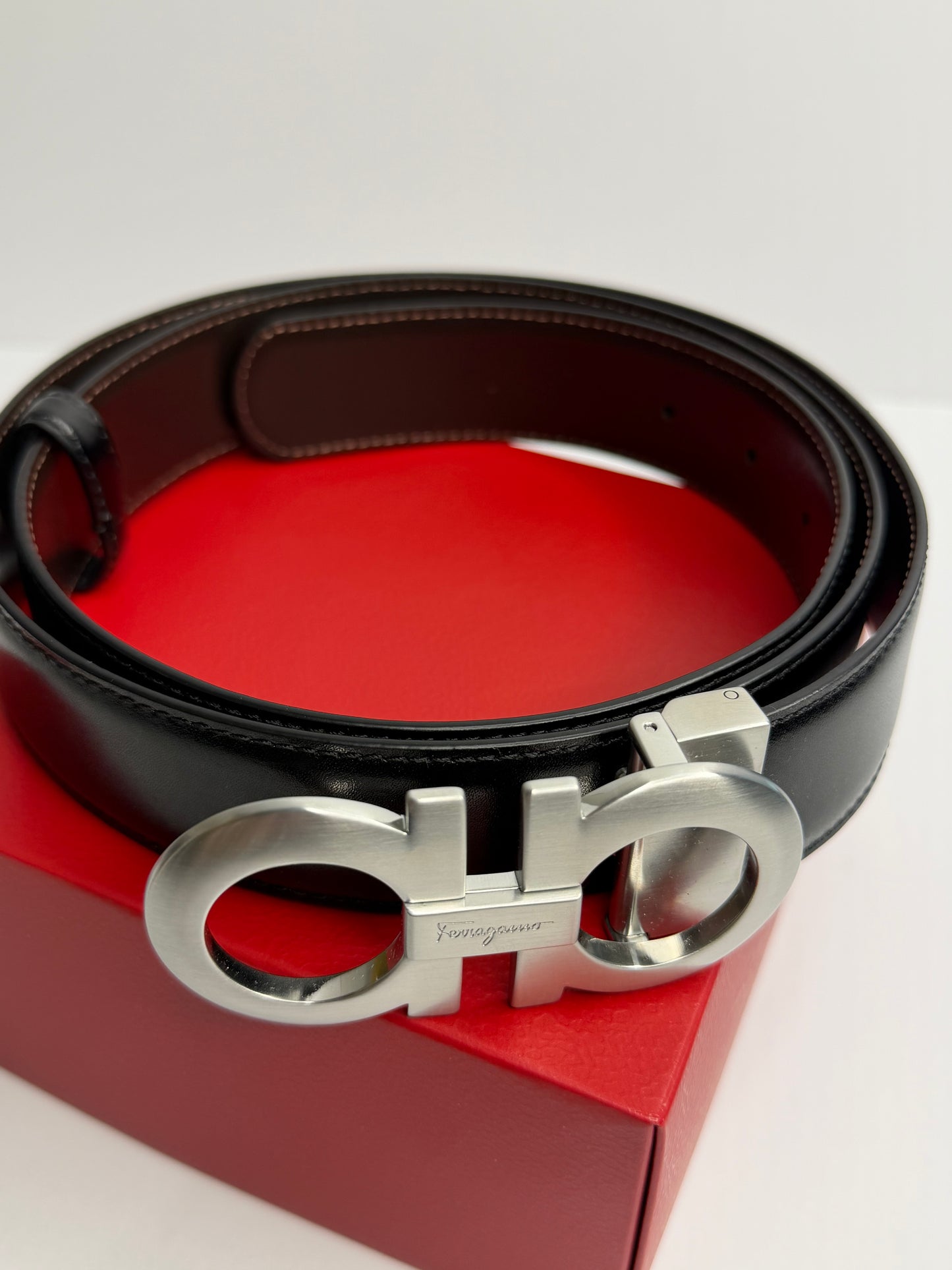 Pre-owned Ferragamo black leather belt size 115