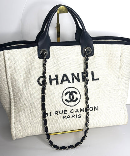 Pre-owned Chanel White and Navy Blue Canvas Deauville Medium Tote