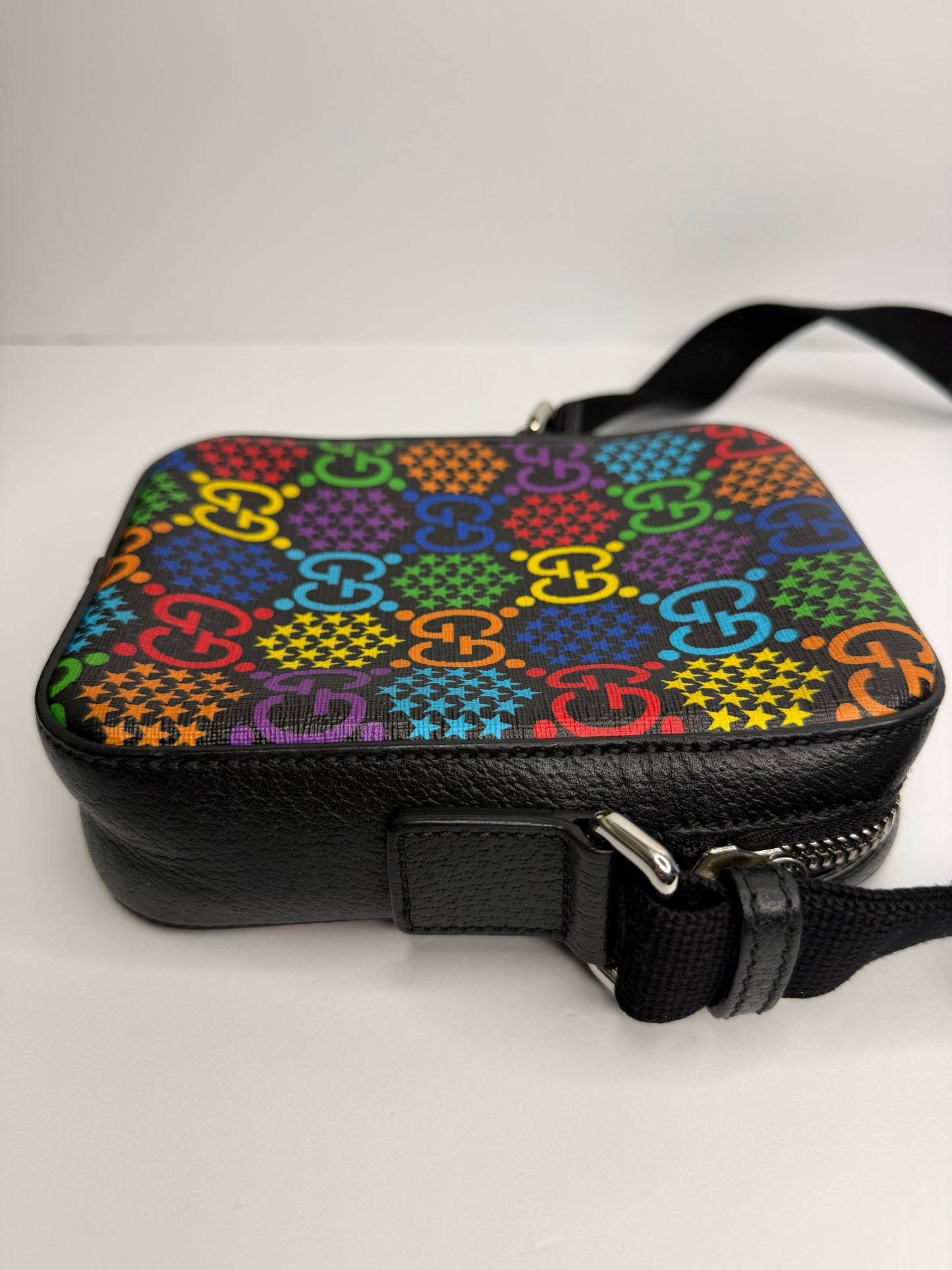 Pre-owned Gucci GG Psychedelic shoulder bag, a compact canvas crossbody