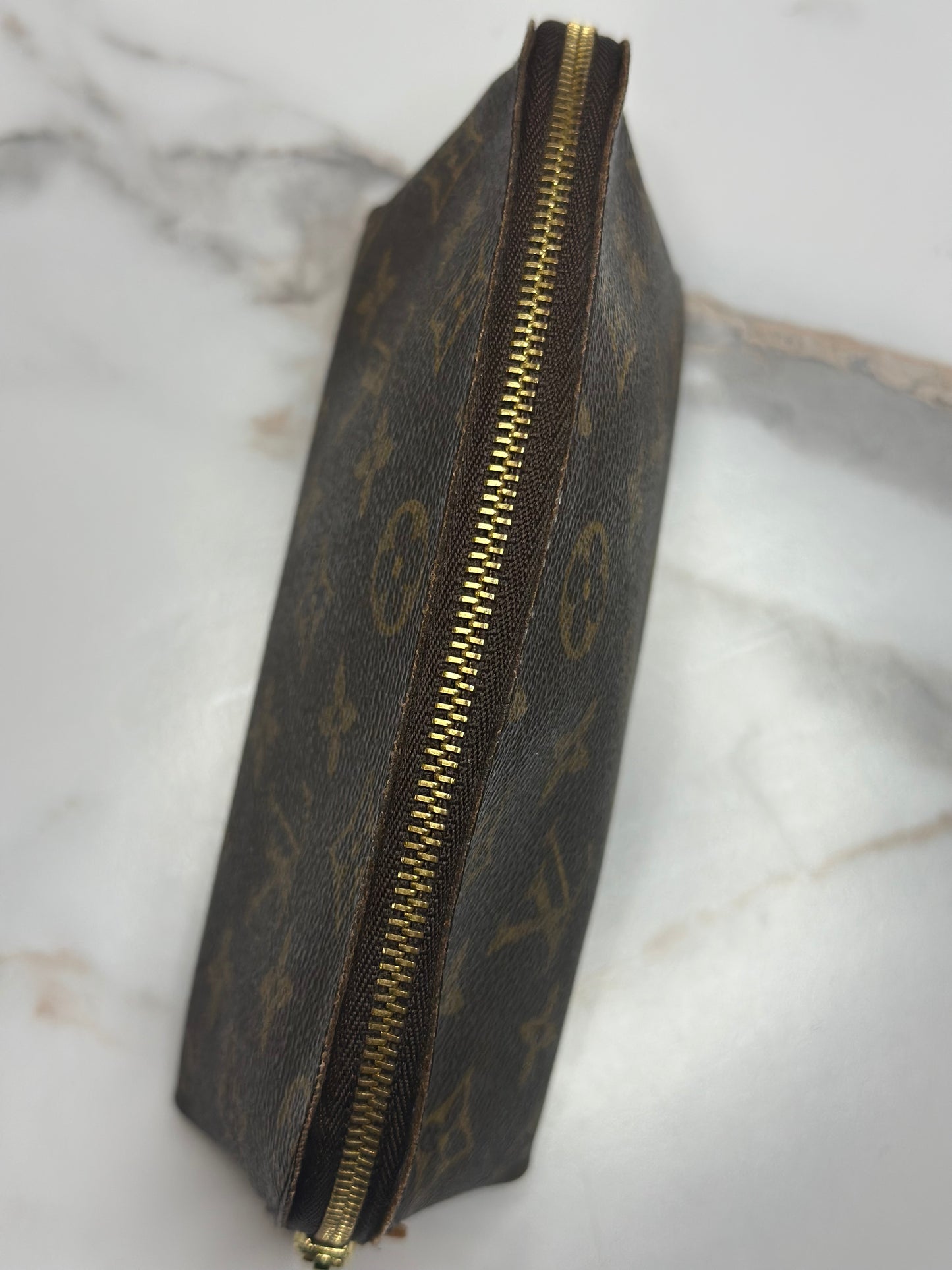 Pre-owned Louis Vuitton monogram, canvas cosmetic pouch PM