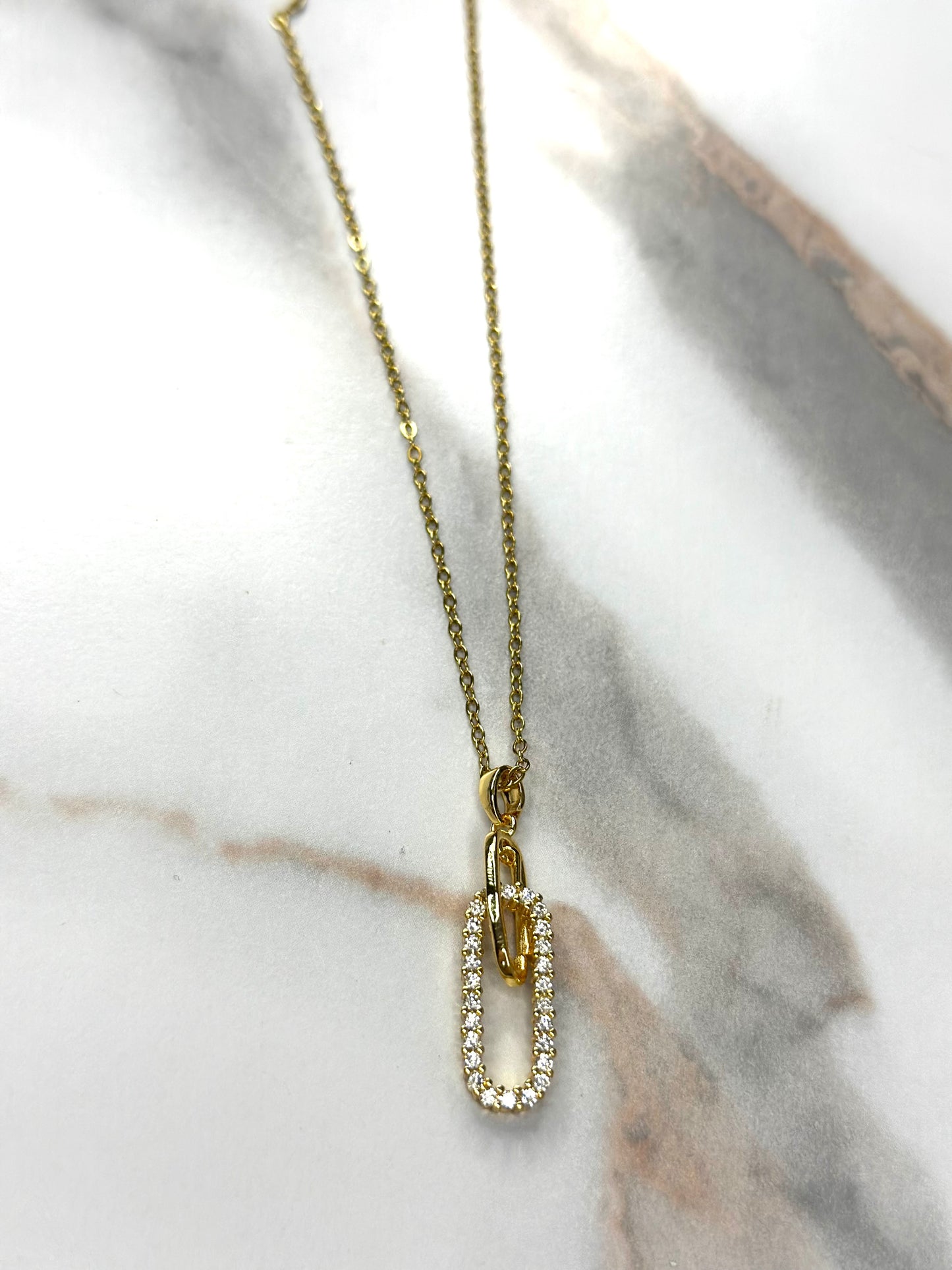The Bev Vertical Pendant Necklace
