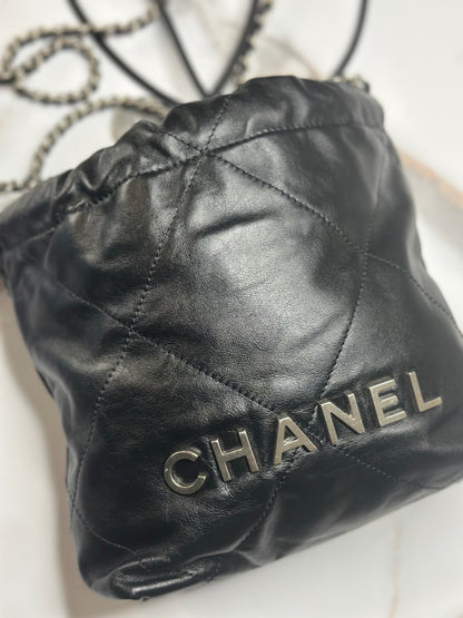 Pre-owned Chanel Mini 22 black calf skin leather Crossbody