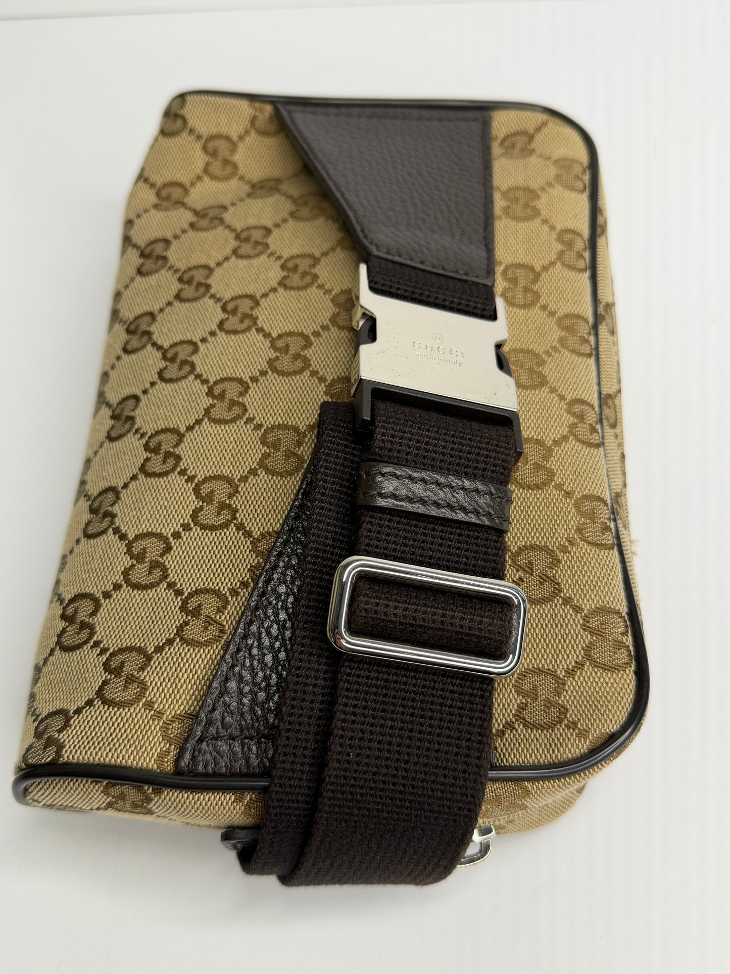 Pre-owned Gucci GG brown canvas belt bag