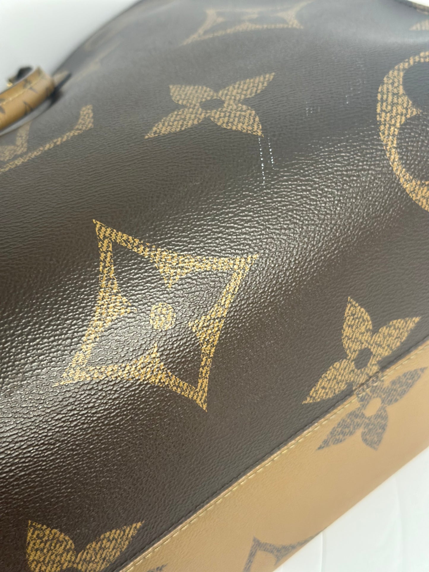 Pre-owned Louis Vuitton reverse monogram canvas On-The-Go GM tote