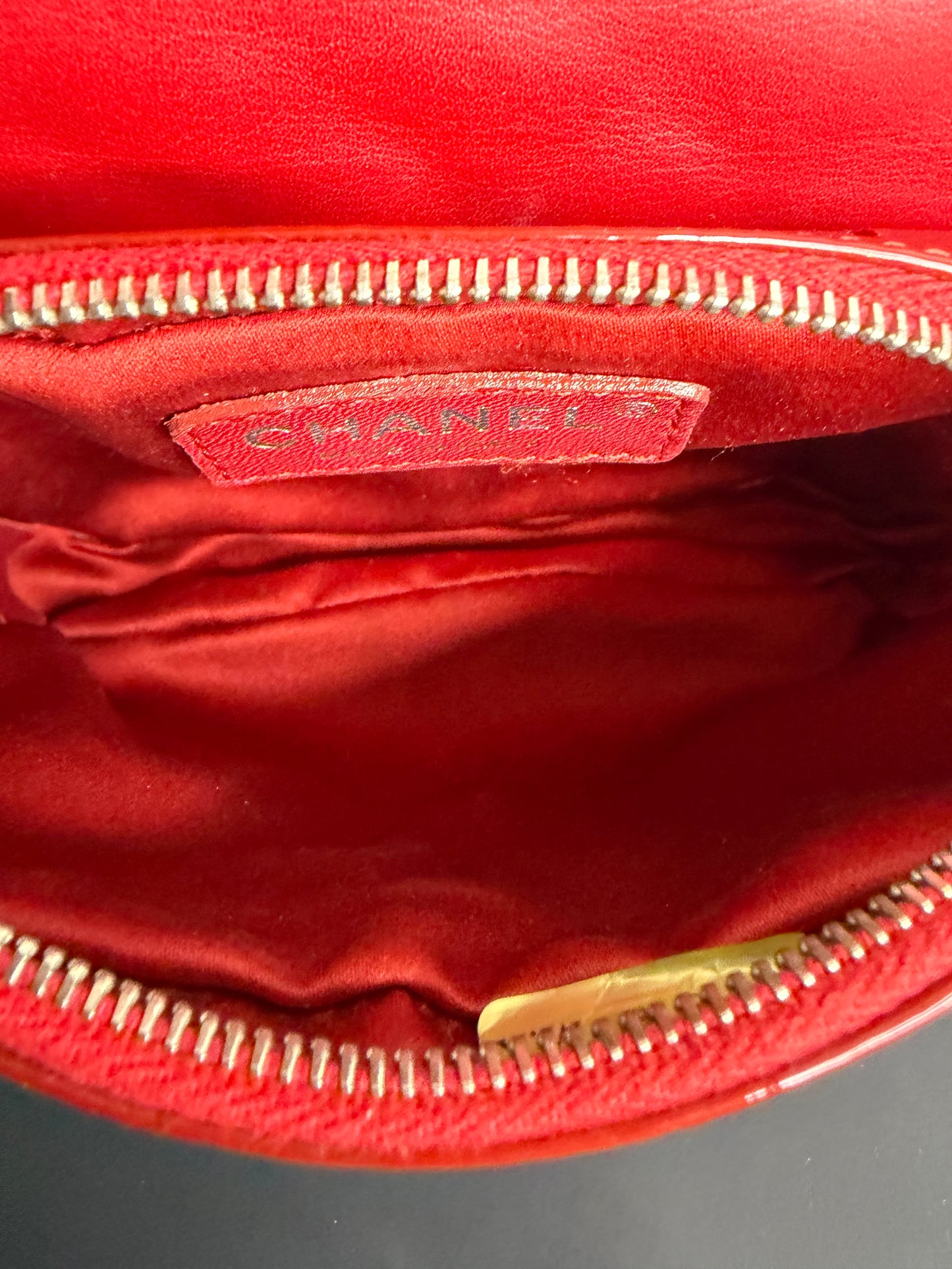 Pre-owned Chanel Dark Red Quilted Patent leather crossbody