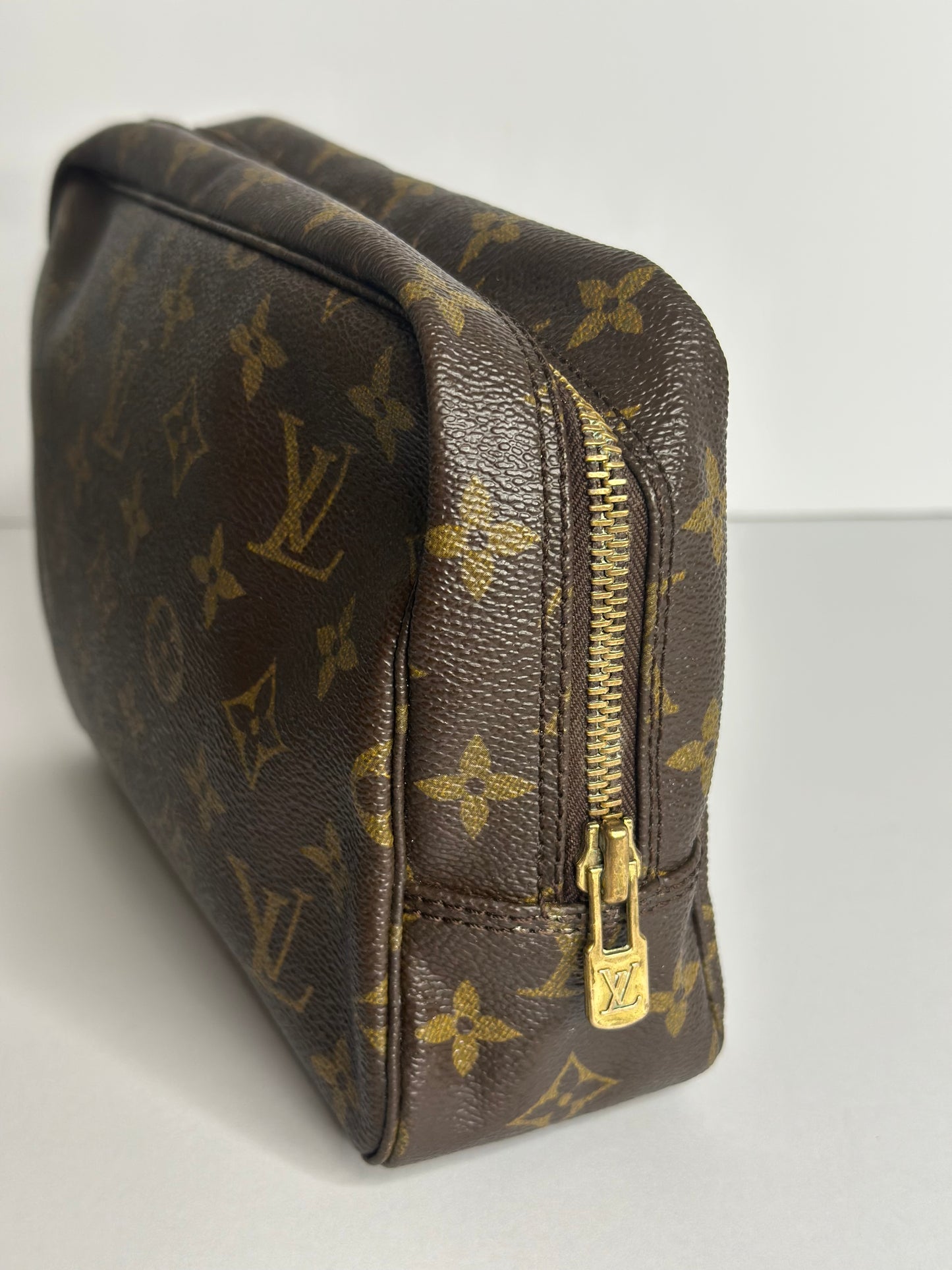 Pre-owned Louis Vuitton monogram canvas toiletry 25 pouch