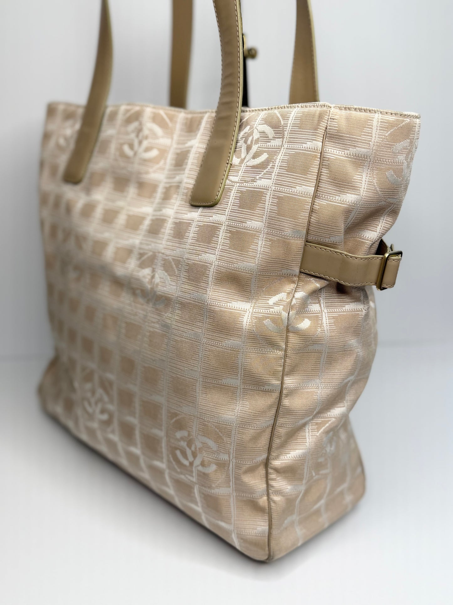 Pre-owned Chanel beige nylon Travel Line Tote Bag