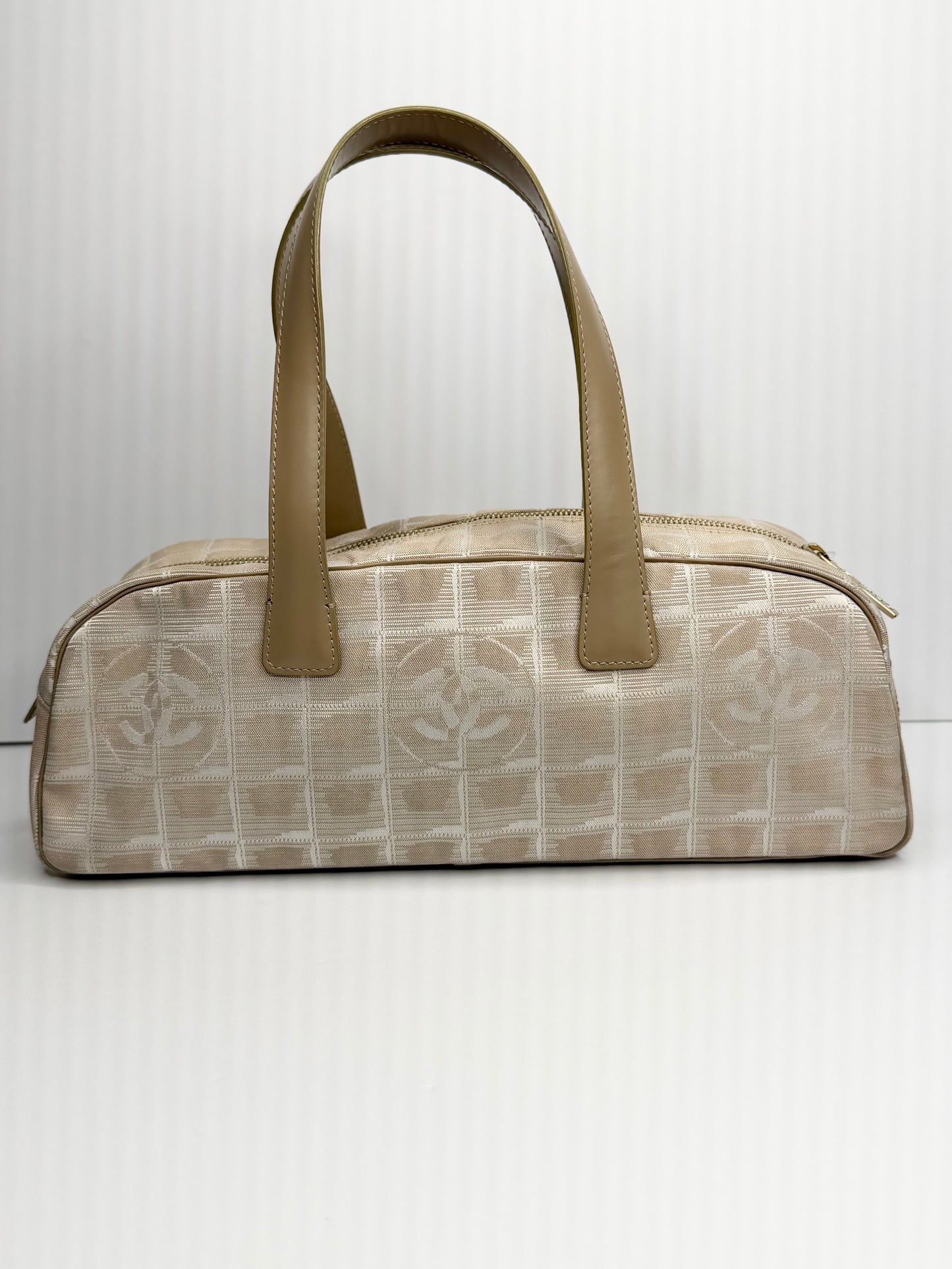 Pre-owned Chanel beige nylon travel line bowler shoulder tote