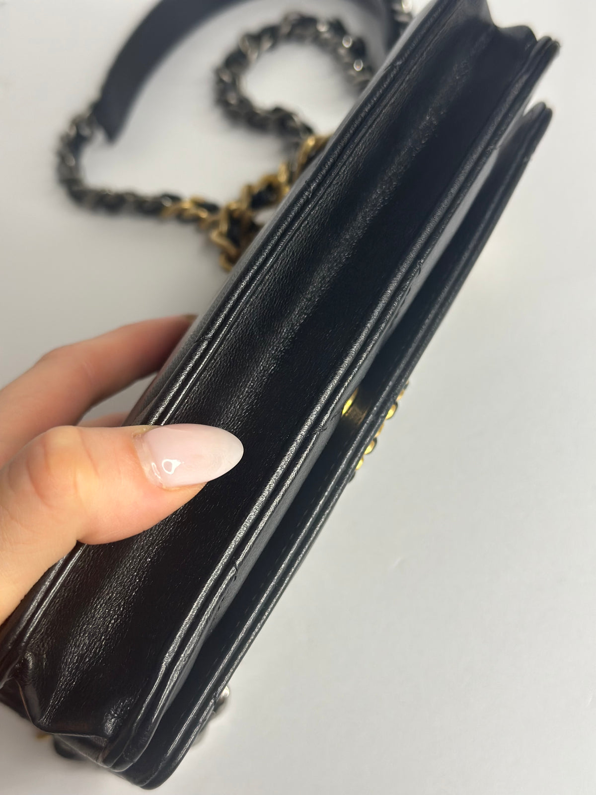 Pre-owned Chanel 19 quilted lambskin wallet on chain crossbody