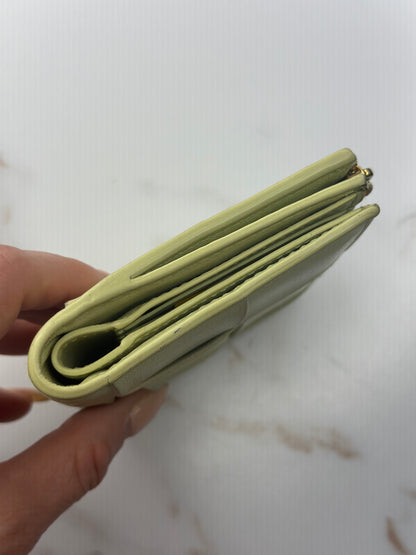 Pre-owned Bottega Veneta light green Cassette intrecciato leather wallet