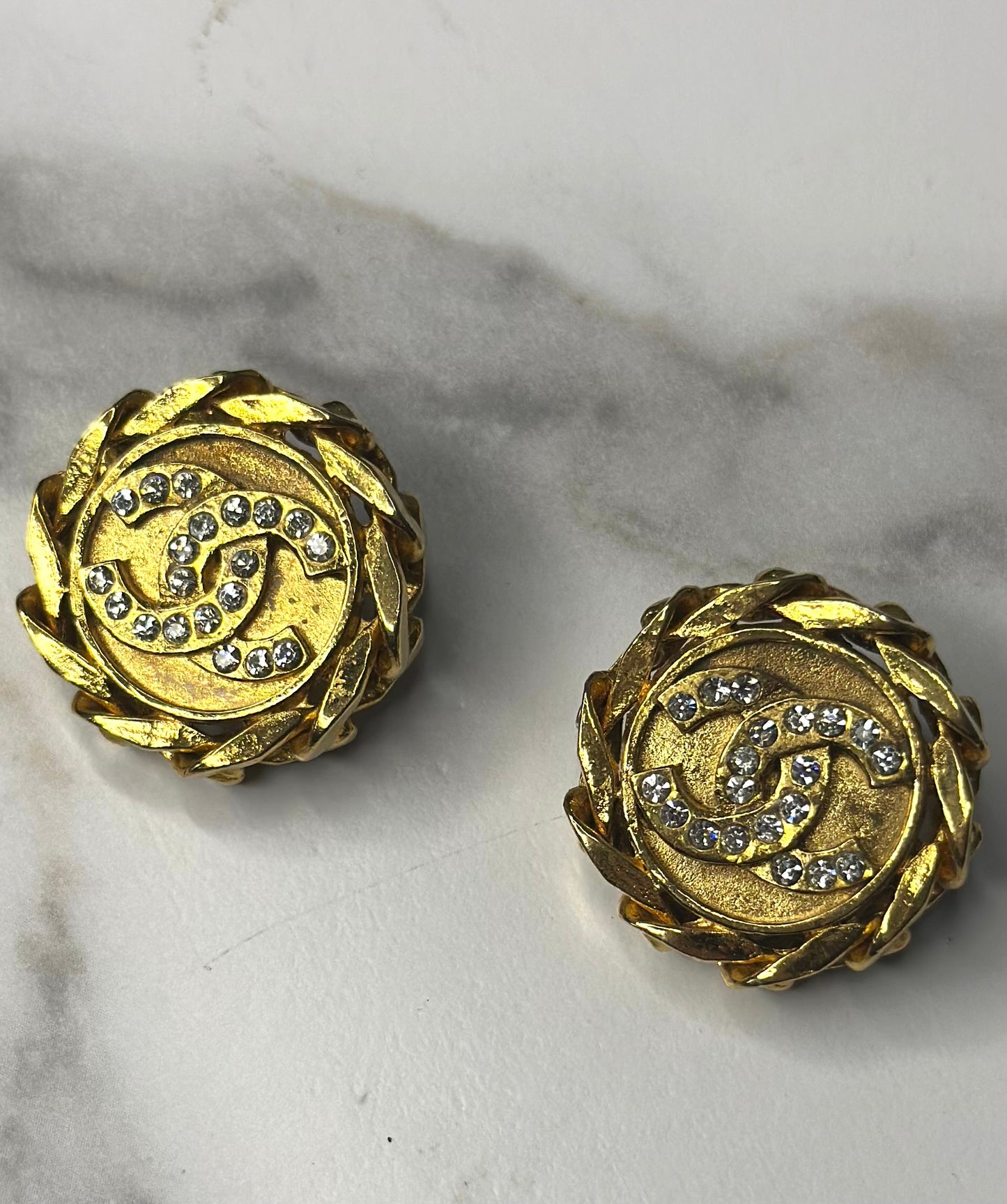 Pre-owned Chanel vintage strass clip on earrings