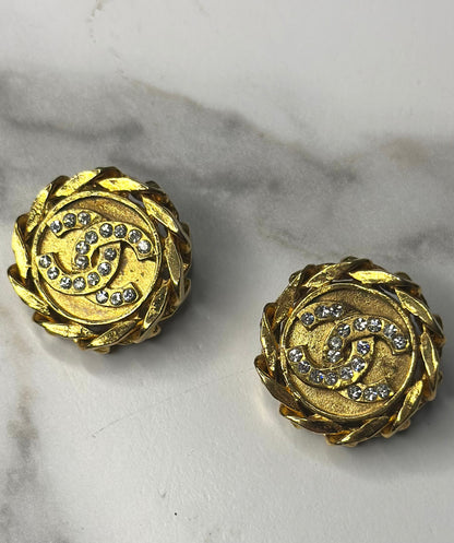 Pre-owned Chanel vintage strass clip on earrings