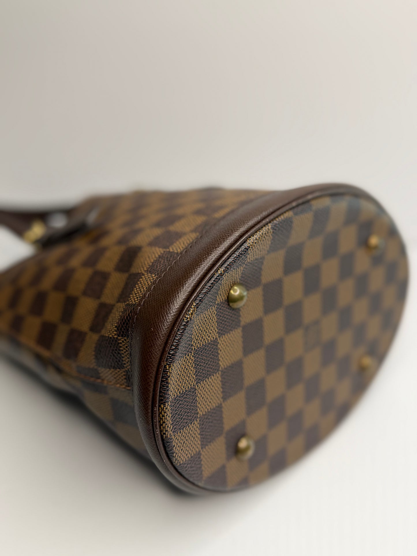 Pre-owned Louis Vuitton Damier ebene marais bucket bag