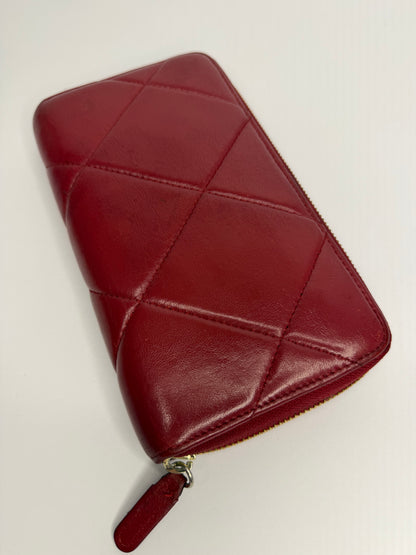 Pre-owned Chanel 19 Zipped Wallet dark red quilted lambskin