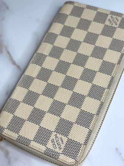 Pre-owned Louis Vuitton Damier azur zippy wallet