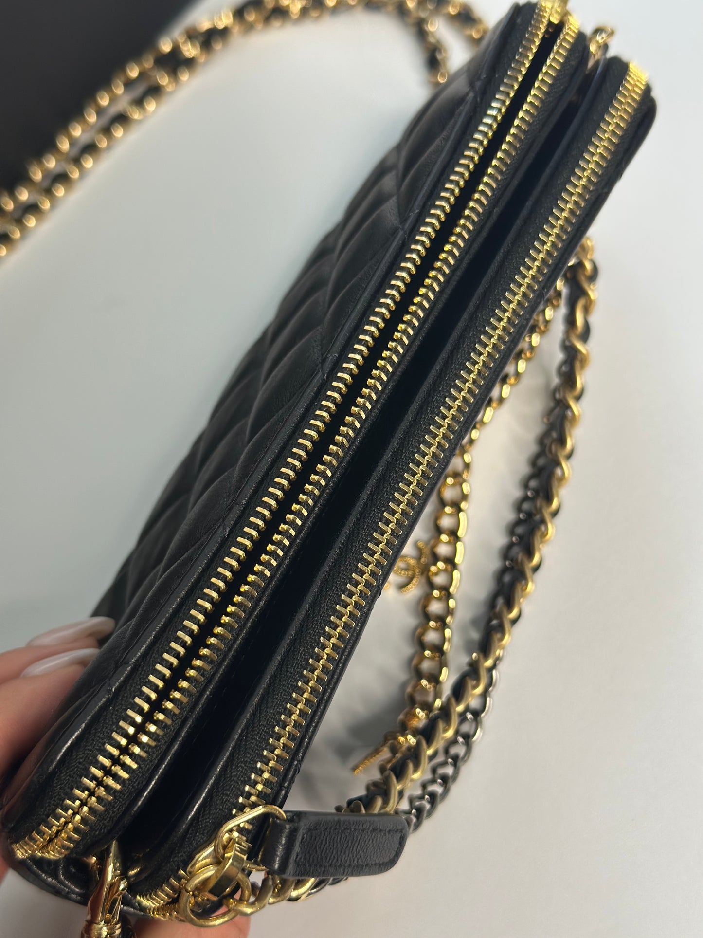 Pre-owned Chanel Quilted lambskin Egyptian amulet crossbody