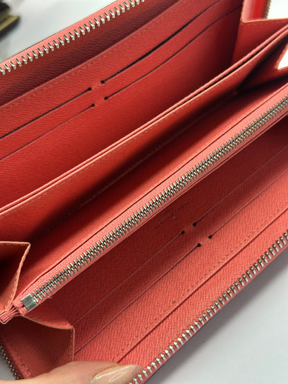 Pre-owned Louis Vuitton pink coral Epi leather zippy wallet